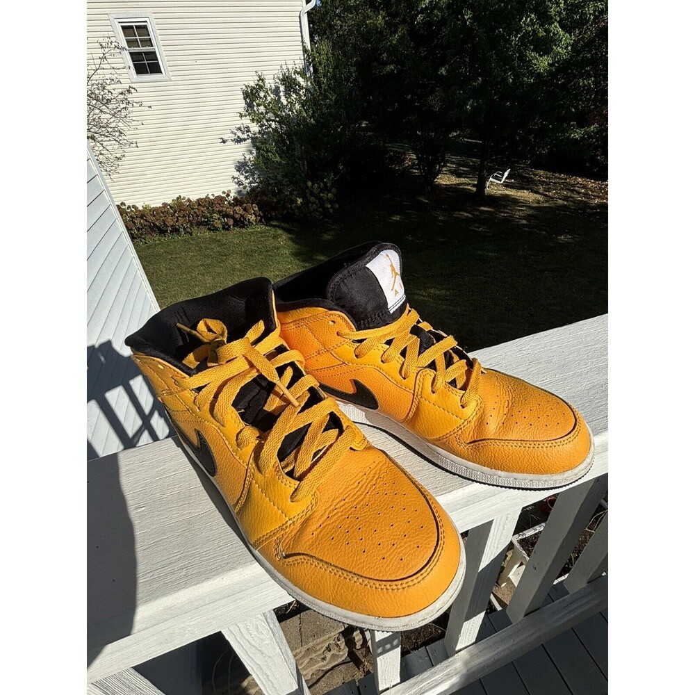 Nike Air Jordan 1 Mid GS University Gold Shoes 554725-700 Youth Size 6.5Y